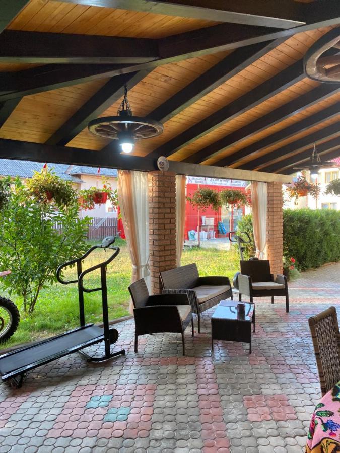 Casa Cu Flori Moisei Otel Dış mekan fotoğraf