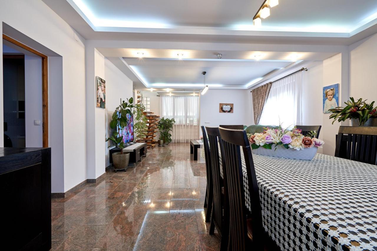 Casa Cu Flori Moisei Otel Dış mekan fotoğraf