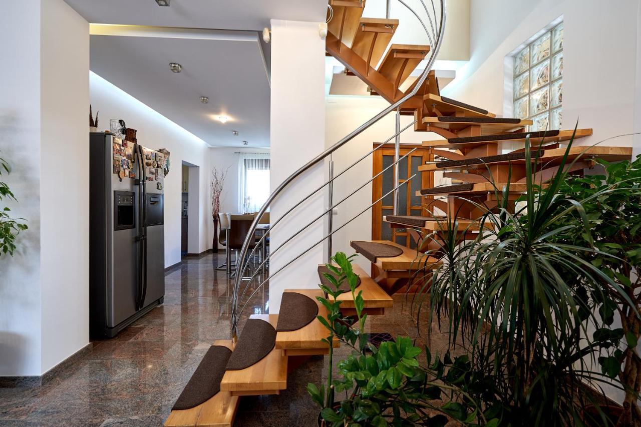 Casa Cu Flori Moisei Otel Dış mekan fotoğraf