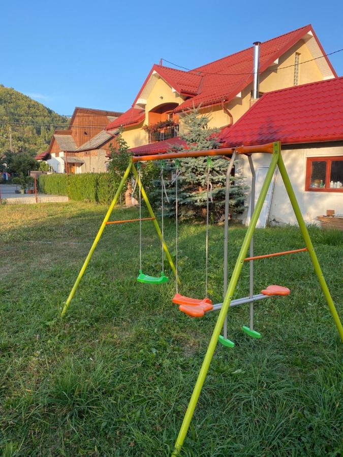 Casa Cu Flori Moisei Otel Dış mekan fotoğraf